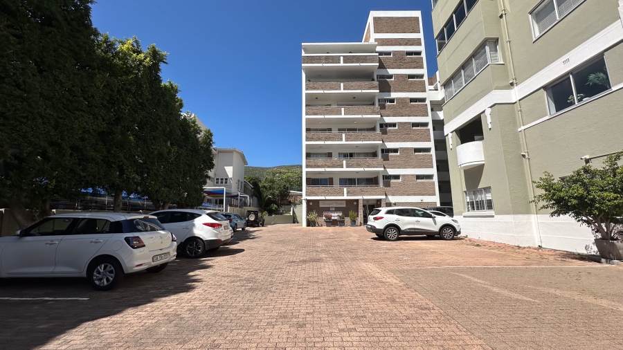 To Let 3 Bedroom Property for Rent in Sea Point Western Cape